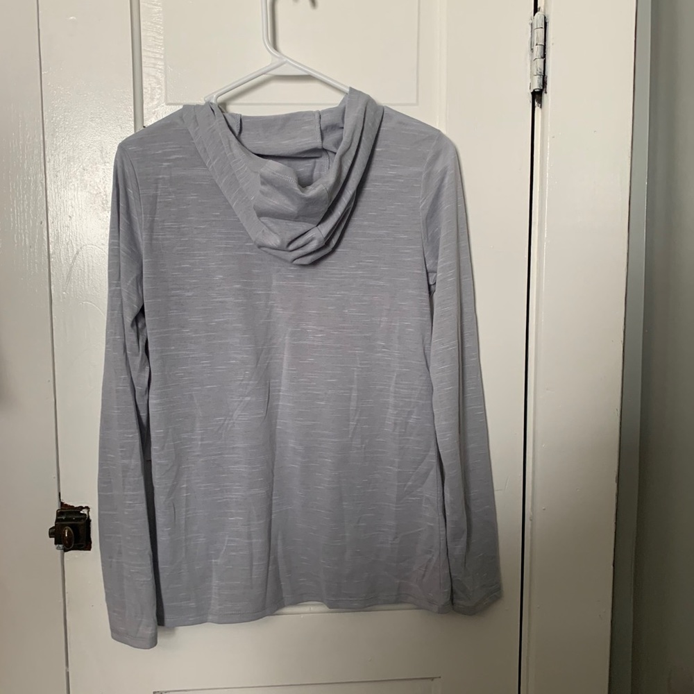 Women’s Nike dri-fit pullover with hood